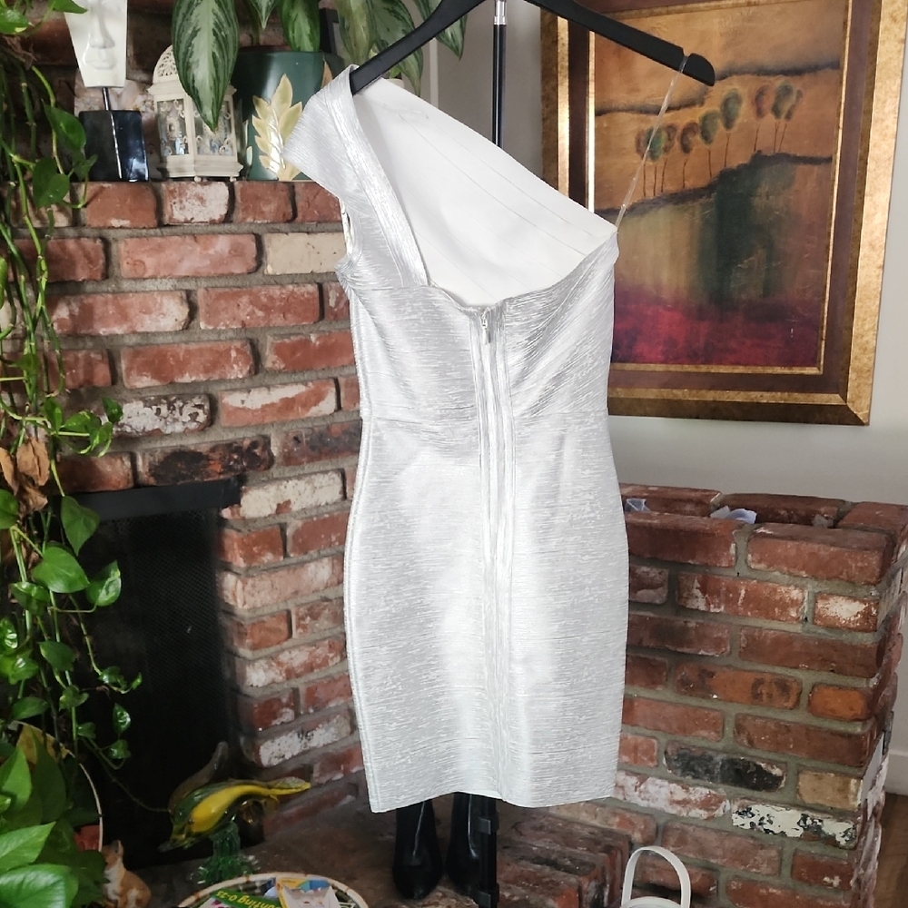 NWT Bella Barnett Silver One Shoulder Bodycon Mini Dress XS - Picture 6 of 14